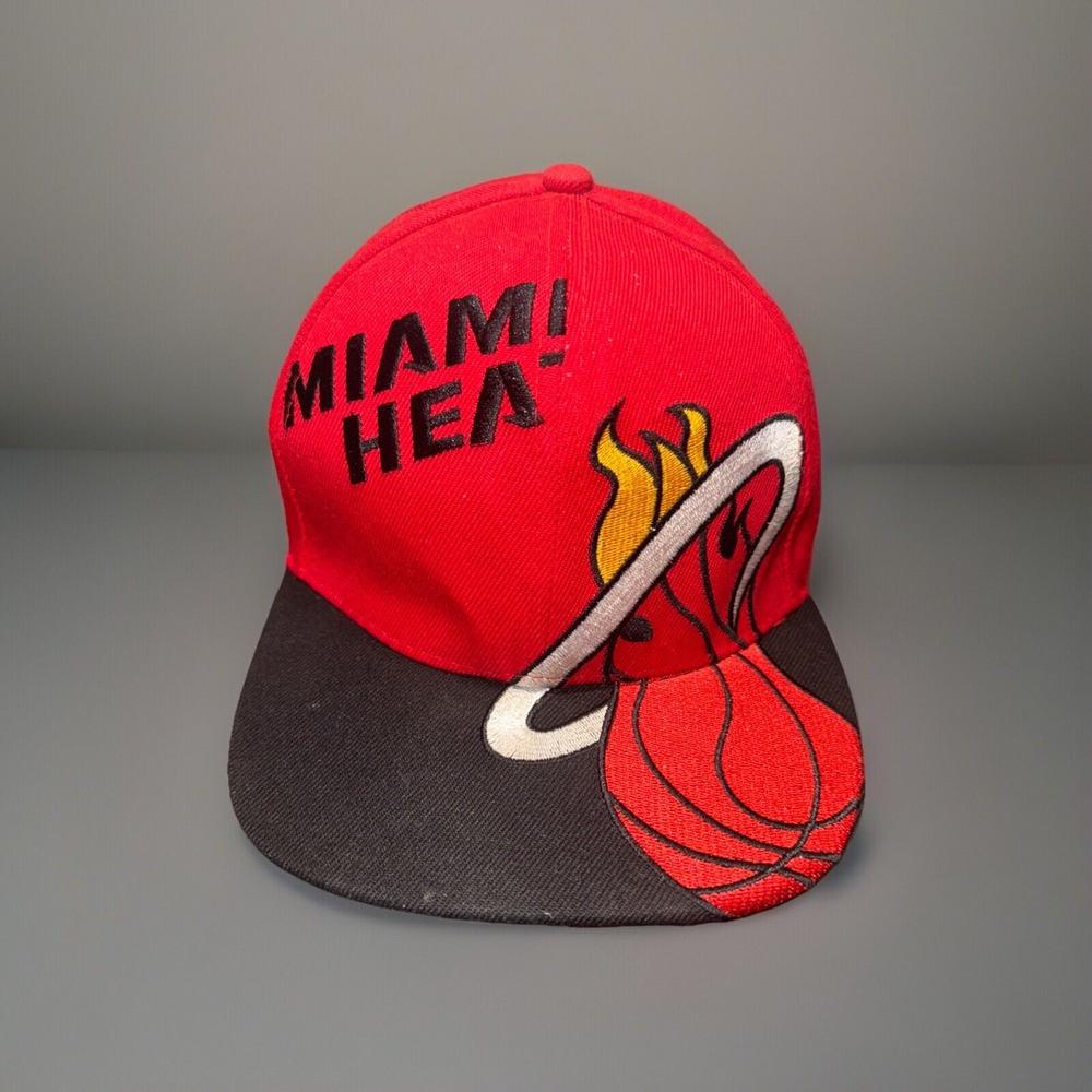 NBA Hardwood Classics Miami Heat Hat Cap One Size Mitchell & Ness Snap back